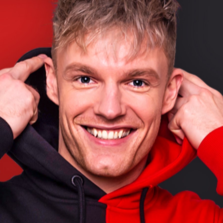 Enzo Knol